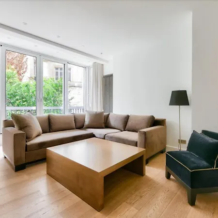 2 Br Montaigne Tour Eiffel Appartement