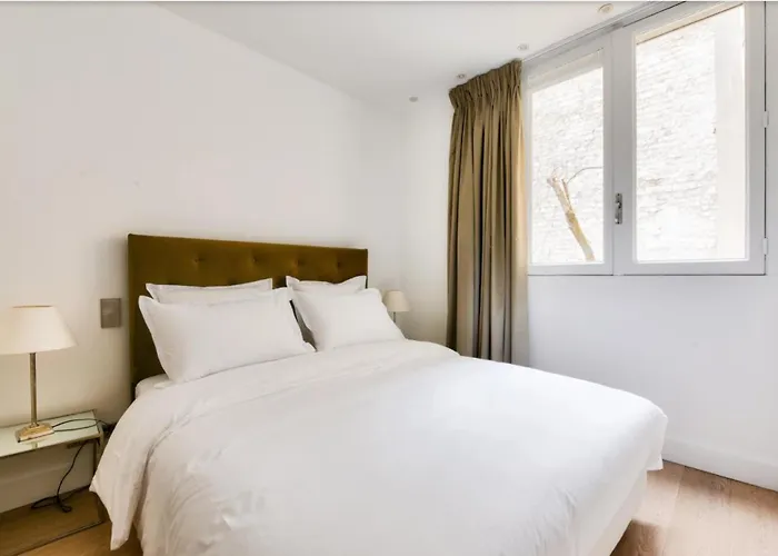 2 Br Montaigne Tour Eiffel Apartment