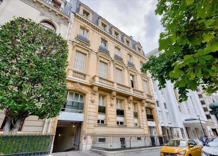 2 Br Montaigne Tour Eiffel Apartment