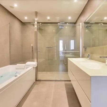 아파트 2 Bedroom Montaigne Tour Eiffel *
